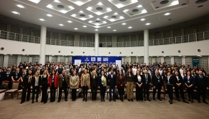 GENÇLER İŞ DÜNYASININ DENEYİMLİ İSİMLERİYLE BULUŞTU