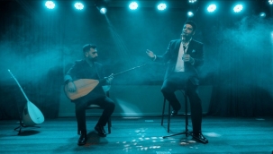 ÖZGÜR AKDEMİR "AYAĞINDA KUNDURA"'YI YENİDEN YORUMLUYOR