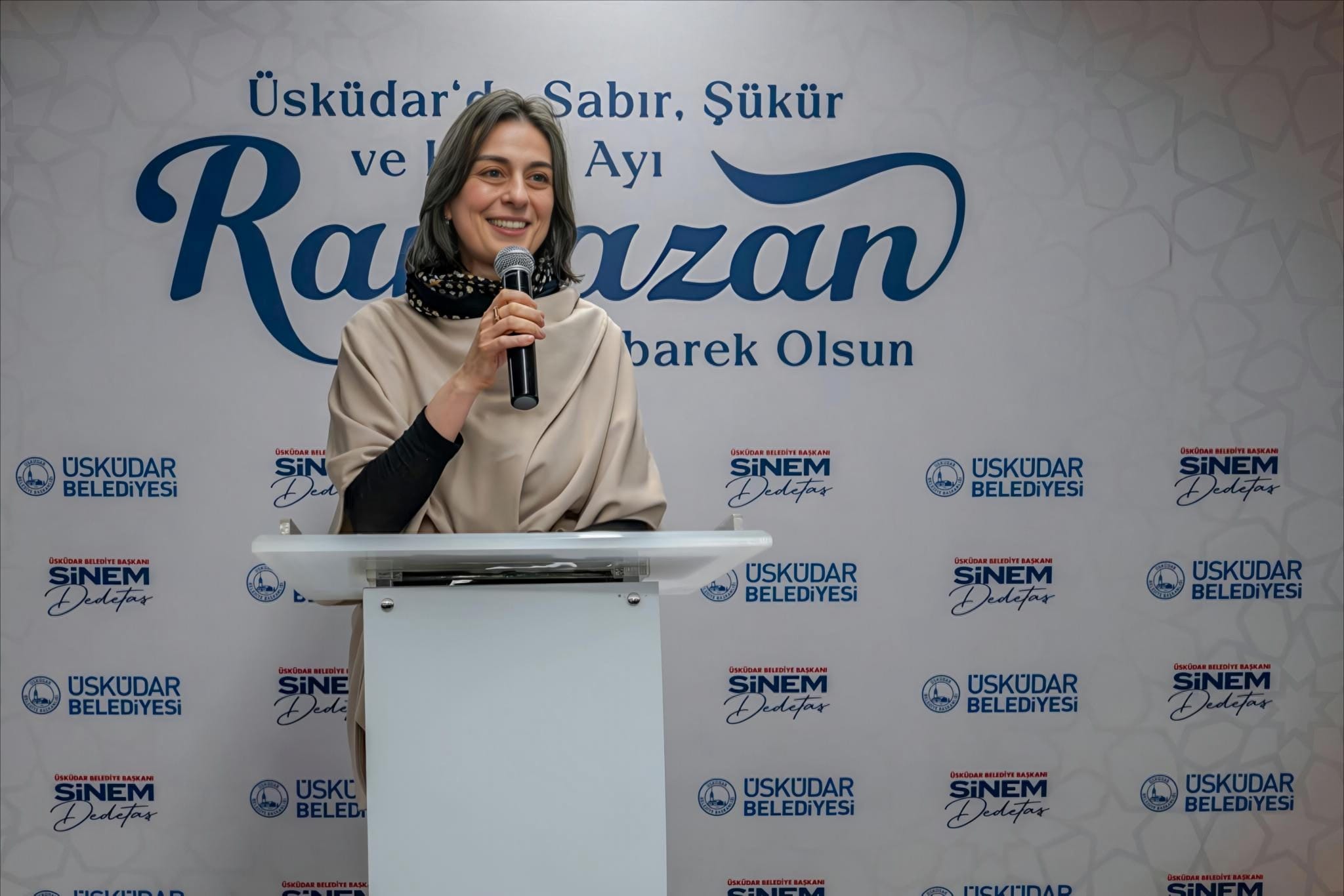 ÜSKÜDAR'DA SOSYAL BELEDİYECİLİK ATAĞI 20 BİN KİŞİYE SICAK YEMEK