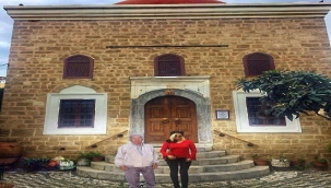  233 YILLIK RODOS HAFIZ AHMED AĞA KÜTÜPHANESİ SAKAL-I ŞERİF VE 6 ASIRLIK ALTIN VARAKLI KUR'AN İLE TARİHE IŞIK TUTUYOR