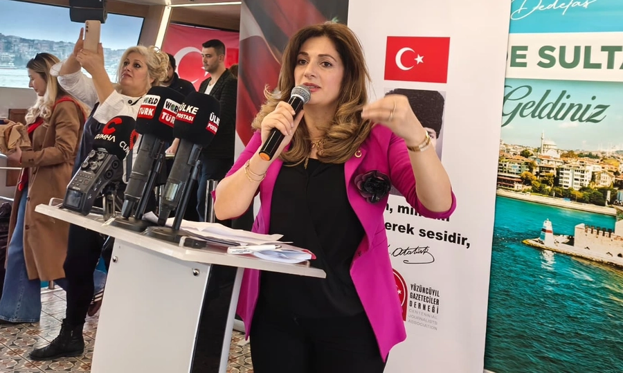 27 MART DÜNYA TİYATRO GÜNÜ ÜSKÜDAR'DA ŞÖLENE DÖNÜŞTÜ