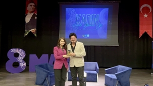 EKİN AKKAŞ ŞARKILARIYLA DİYARBAKIRLI HANIMLARI COŞTURDU