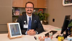 ENDOKRİN CERRAHİSİNDE ROBOT TEKNOLOJİSİ YAYGINLAŞIYOR