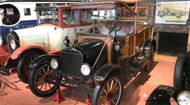 KLASİK OTOMOBİLLER KOÇ MÜZESİ'NDE ZİYARETÇİLERİNİ BEKLİYOR