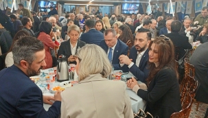 VALİDE SULTAN GEMİSİ'NDE İYİ PARTİ'DEN İFTAR BULUŞMASI