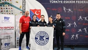 YILDIZ ESKRİMCİLER TÜRKİYE'Yİ İSPANYA'DA TEMSİL EDECEK