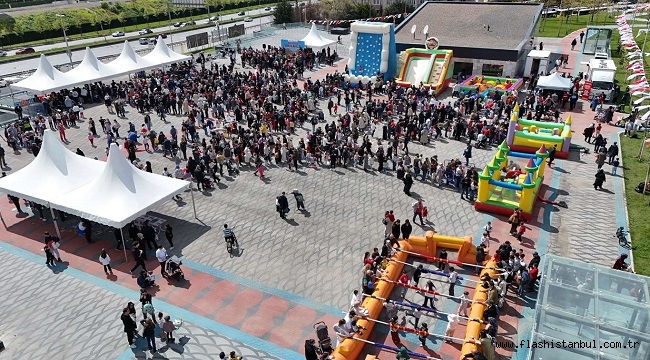 ÇEKMEKÖY'DE 23 NİSAN ÇOCUK ŞENLİĞİ COŞKUYLA DEVAM EDİYOR