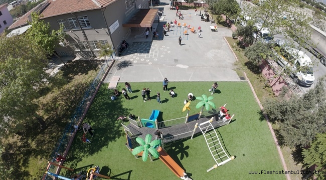 FERDİ ZEYREK VAKFI ÇOCUKLARA OYUN ALANI HEDİYE ETTİ