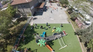 FERDİ ZEYREK VAKFI ÇOCUKLARA OYUN ALANI HEDİYE ETTİ