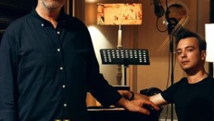 HÜSNÜ ARKAN VE DENGİN CEYHAN SEVENLERİYLE BULUŞUYOR