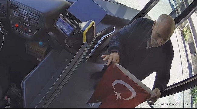İETT KAPTANI YOLA DÜŞMÜŞ TÜRK BAYRAĞINI ALIP ÖRNEK OLDU