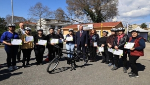 İSPARK'IN ÜCRETSİZ BİSİKLET EĞİTİMİ 39 İLÇE MEYDANINDA