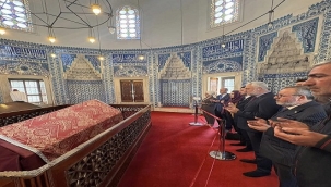 KANUNİ SULTAN SÜLEYMAN KABRİ BAŞINDA ANILDI