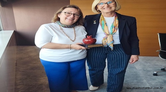 "YÖRESİNE DEĞER KATAN ÖNDER KADIN ÖDÜLÜ" PROF. DR. PINAR OKYAY'A VERİLDİ