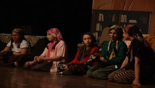 PENDİK BELEDİYESİ TİYATRO OKULU ÖĞRENCİLERİNİN PERFORMANSLARI TAKDİR TOPLADI
