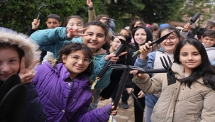 ÜSKÜDAR'DA MİNİKLER ATA TOHUMUNU TOPRAKLA BULUŞTURDU